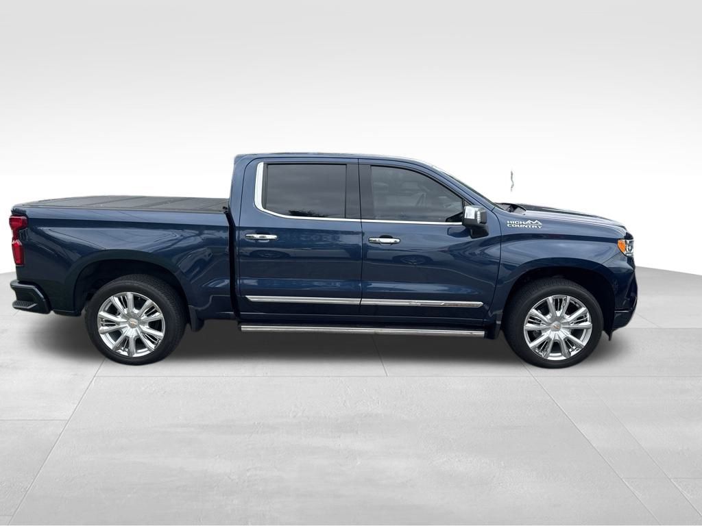 2022 Chevrolet Silverado 1500 High Country photo 2