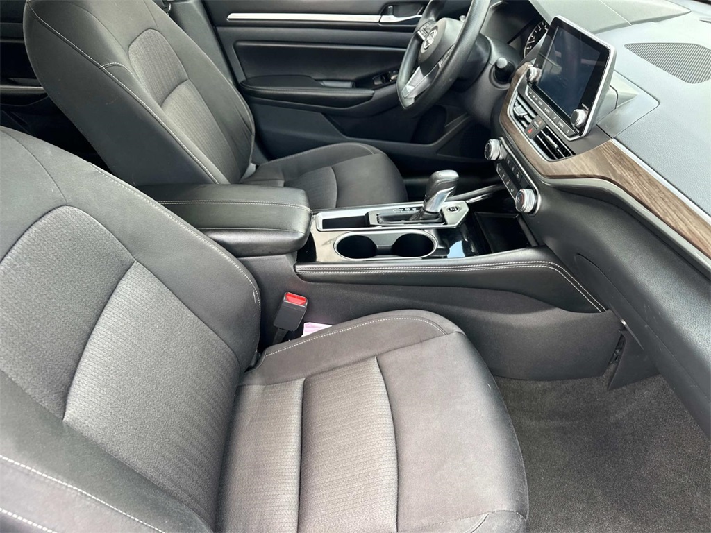 2023 Nissan Altima 2.5 SV photo 14