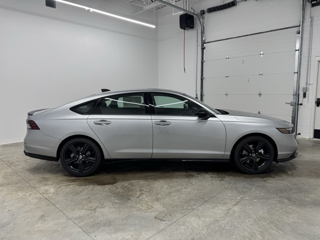 2025 Honda Accord Hybrid Sport-L photo 4