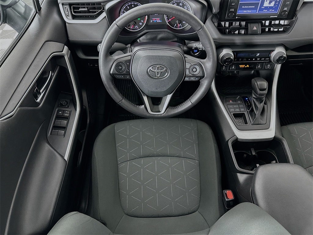 2022 Toyota RAV4 XLE photo 14