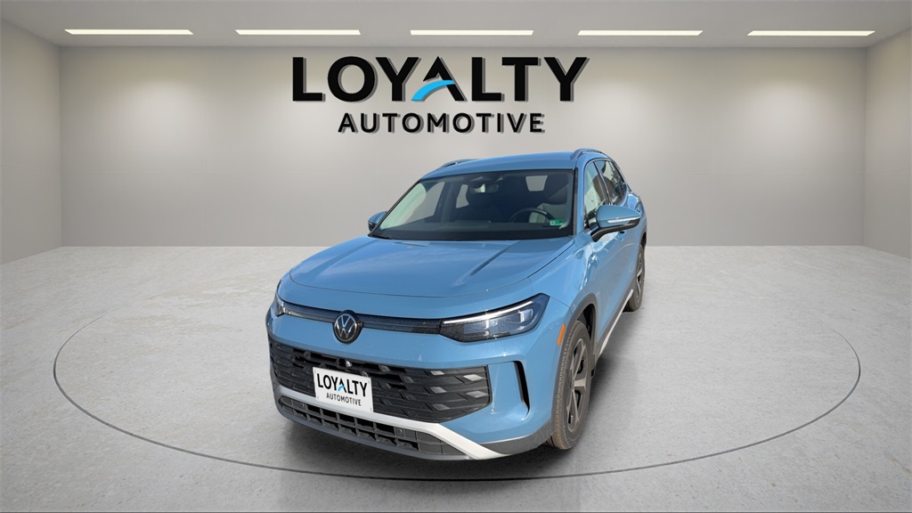 2025 Volkswagen Tiguan SE's photo