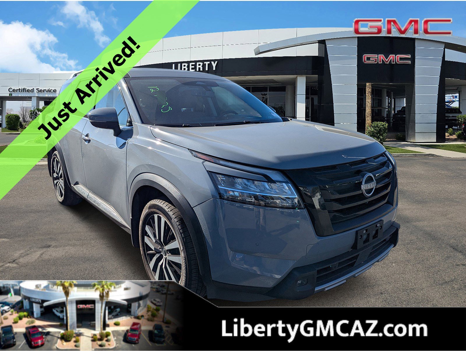 2024 Nissan Pathfinder Platinum's photo