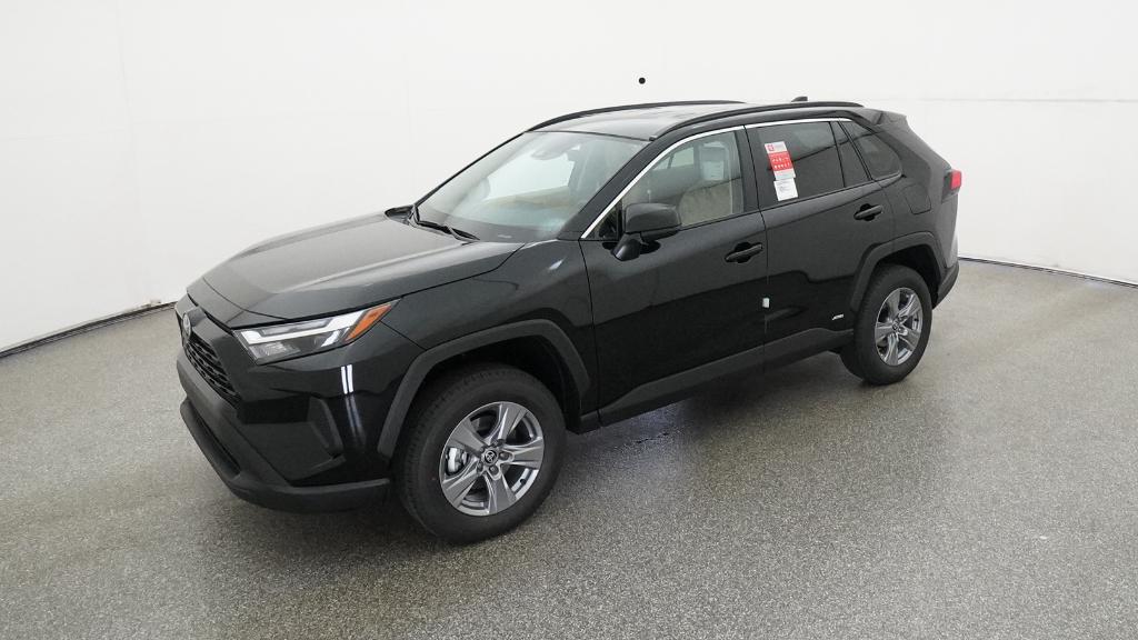 2025 Toyota RAV4 LE's photo