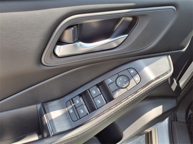 2025 Nissan Rogue SV photo 12