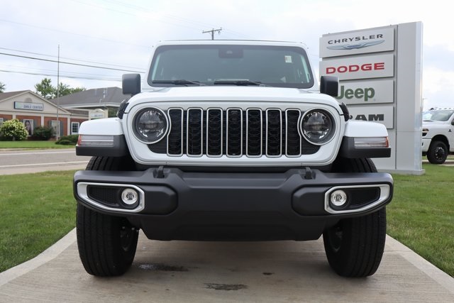 2025 Jeep Wrangler Sahara photo 3