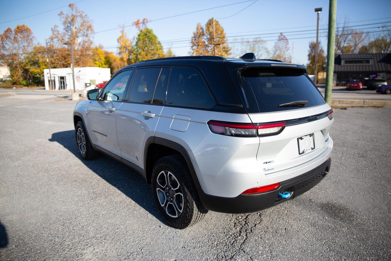 2022 Jeep Cherokee Trailhawk 4xe photo 4