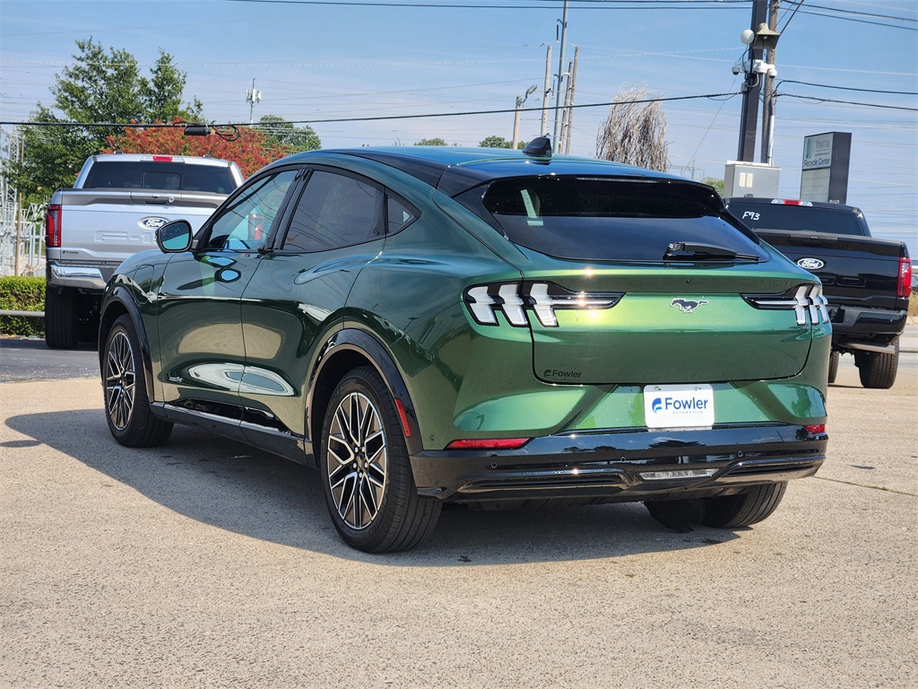 2024 Ford Mustang Mach-E Premium photo 5