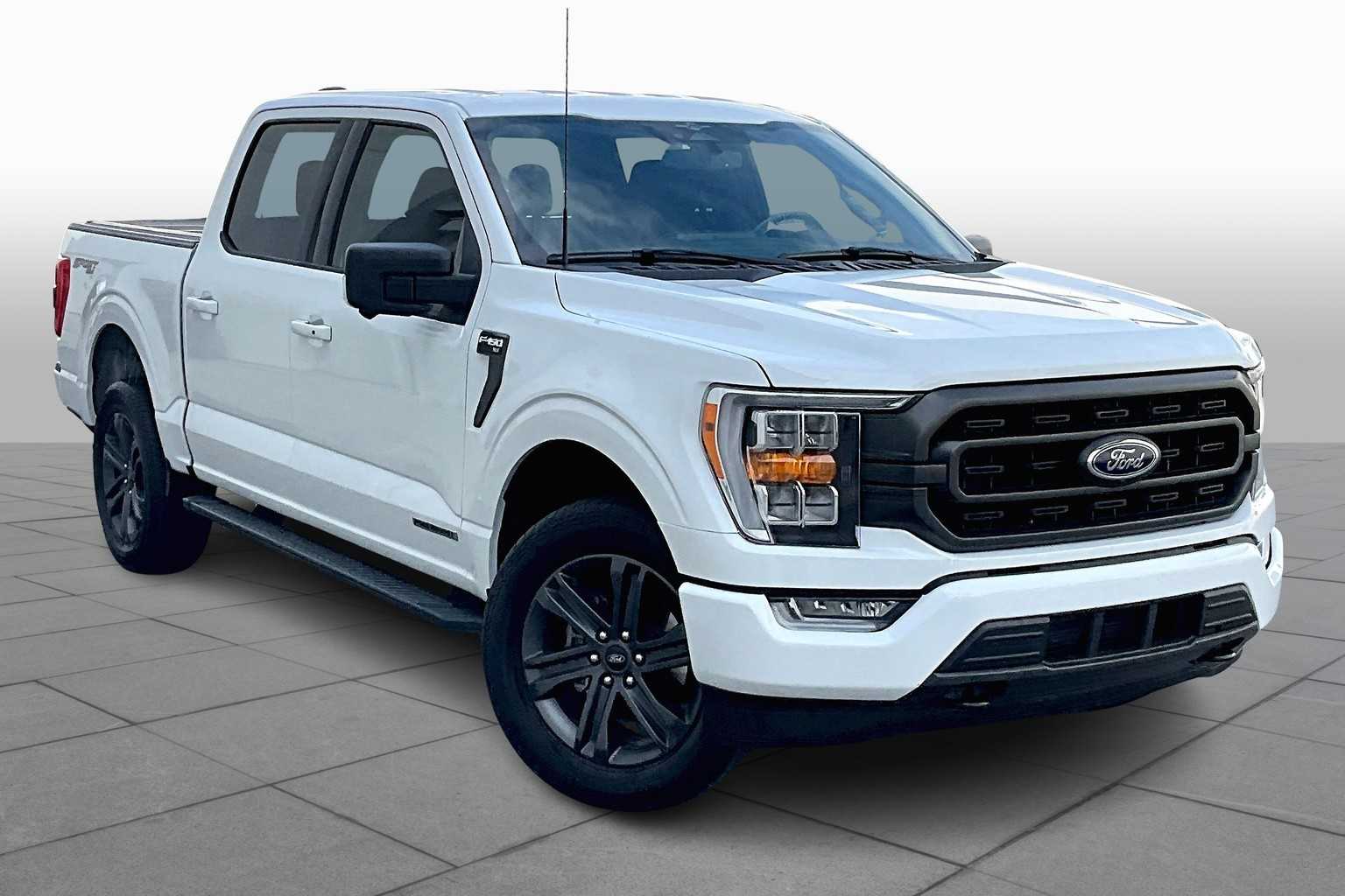 2023 Ford F-150 XLT photo 2
