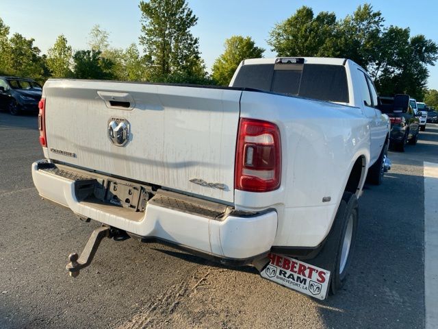 2024 Ram 3500 Laramie photo 9