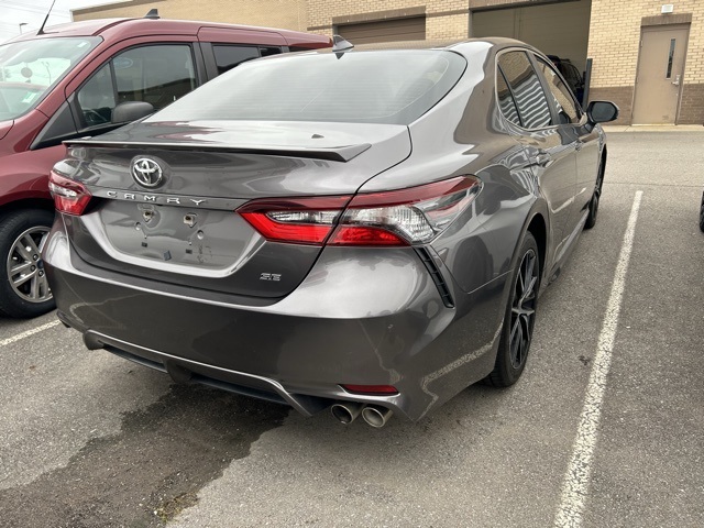 2021 Toyota Camry SE photo 3
