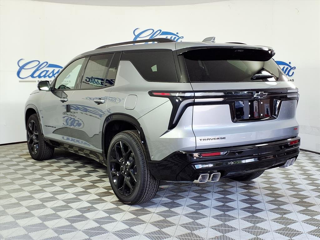 2026 Chevrolet Traverse RS photo 2
