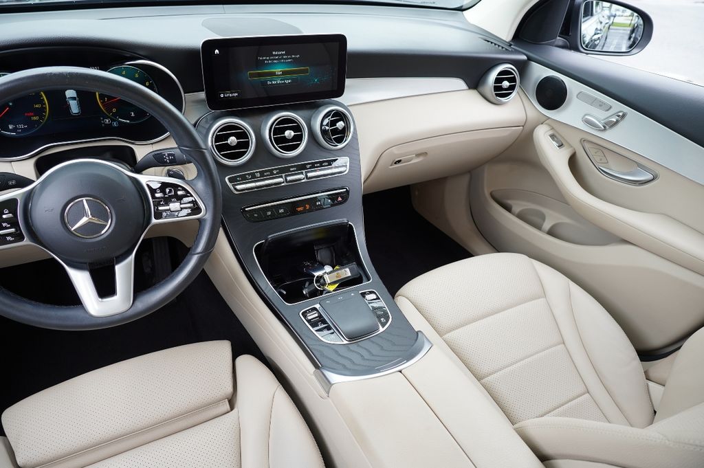 2022 Mercedes Benz GLC 300 photo 14