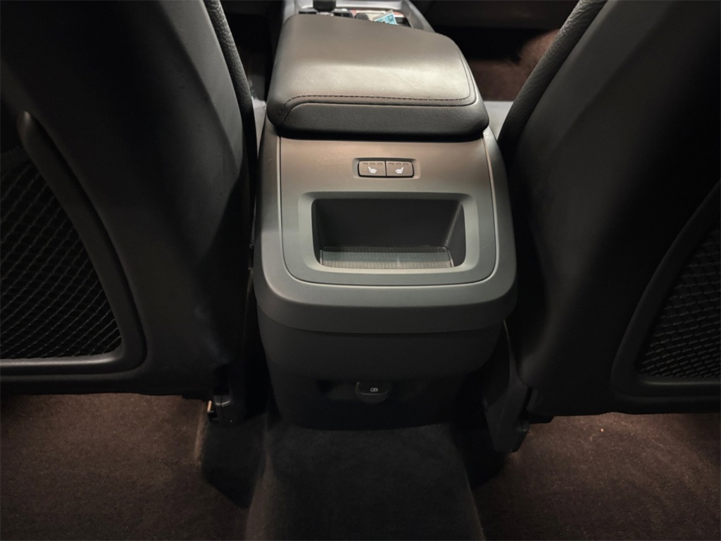 2023 Volvo XC60 B5 Plus photo 29
