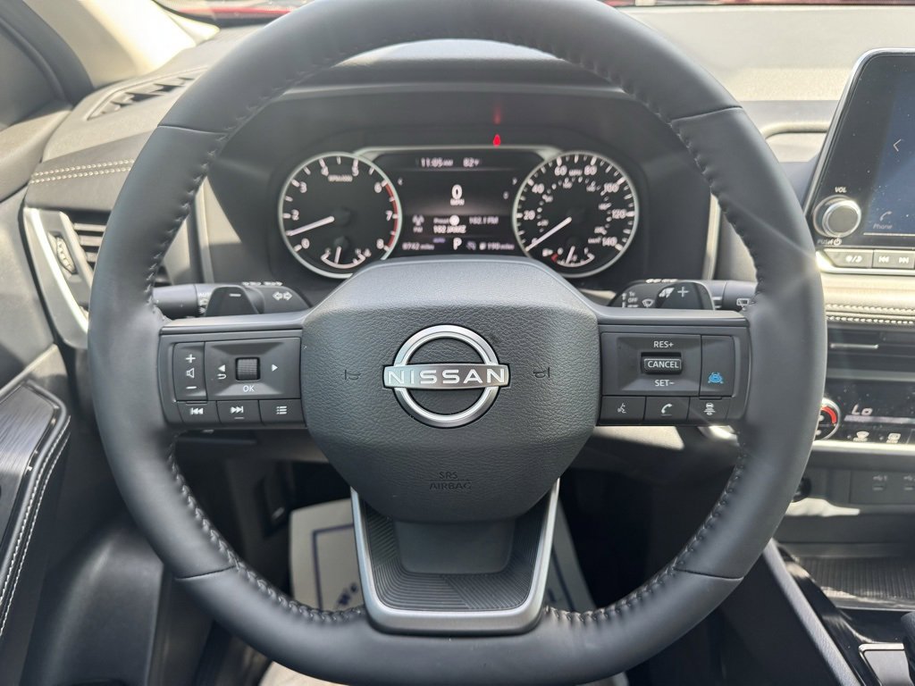2025 Nissan Rogue SV photo 14