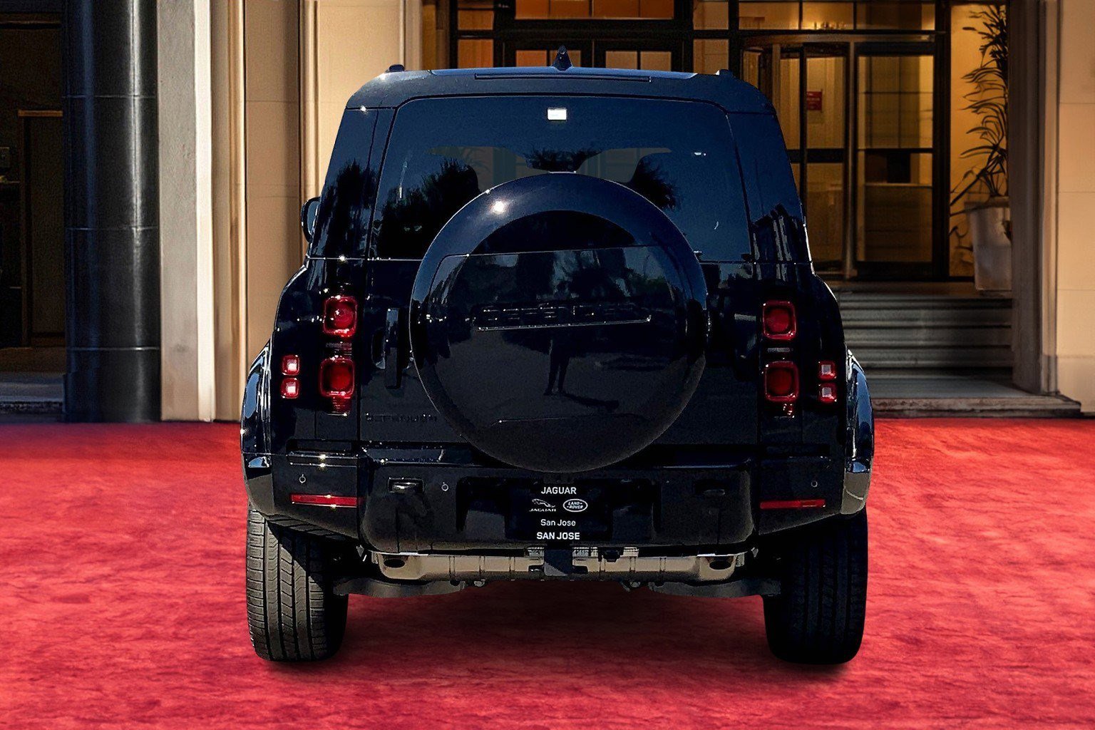 2025 Land Rover Defender 110 X-Dynamic SE photo 4