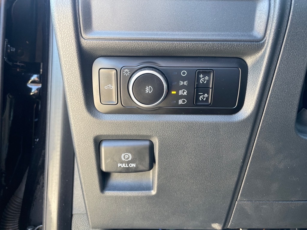 2024 Ford F-150 XLT photo 13