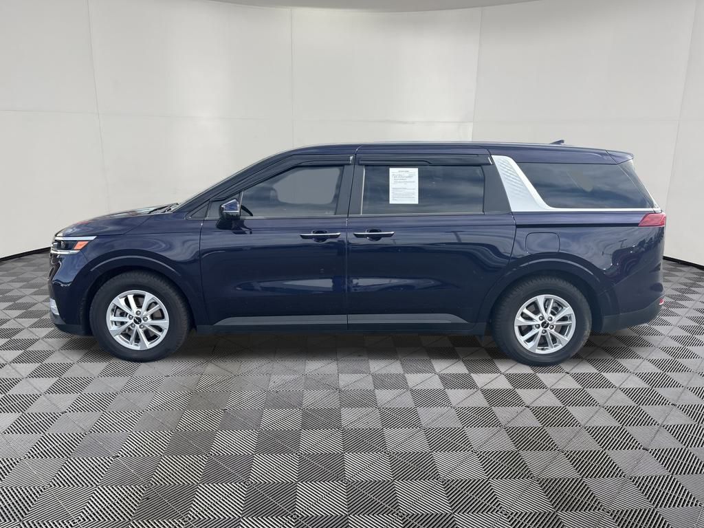 2023 Kia Carnival LX photo 2
