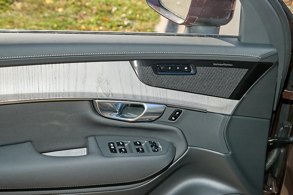 2026 VOLVO XC90 - Image 10