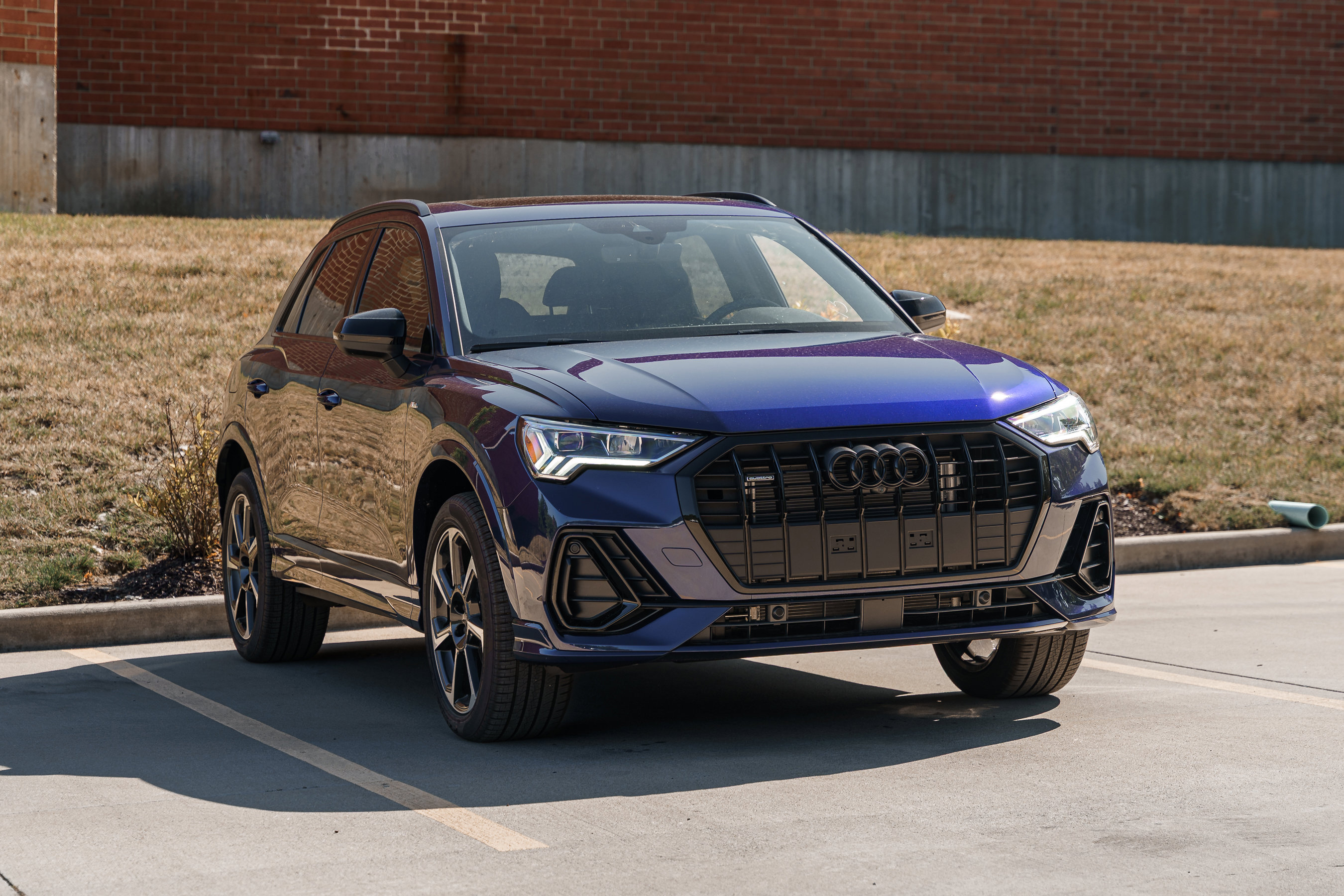 2025 Audi Q3 S line Premium Plus photo 2