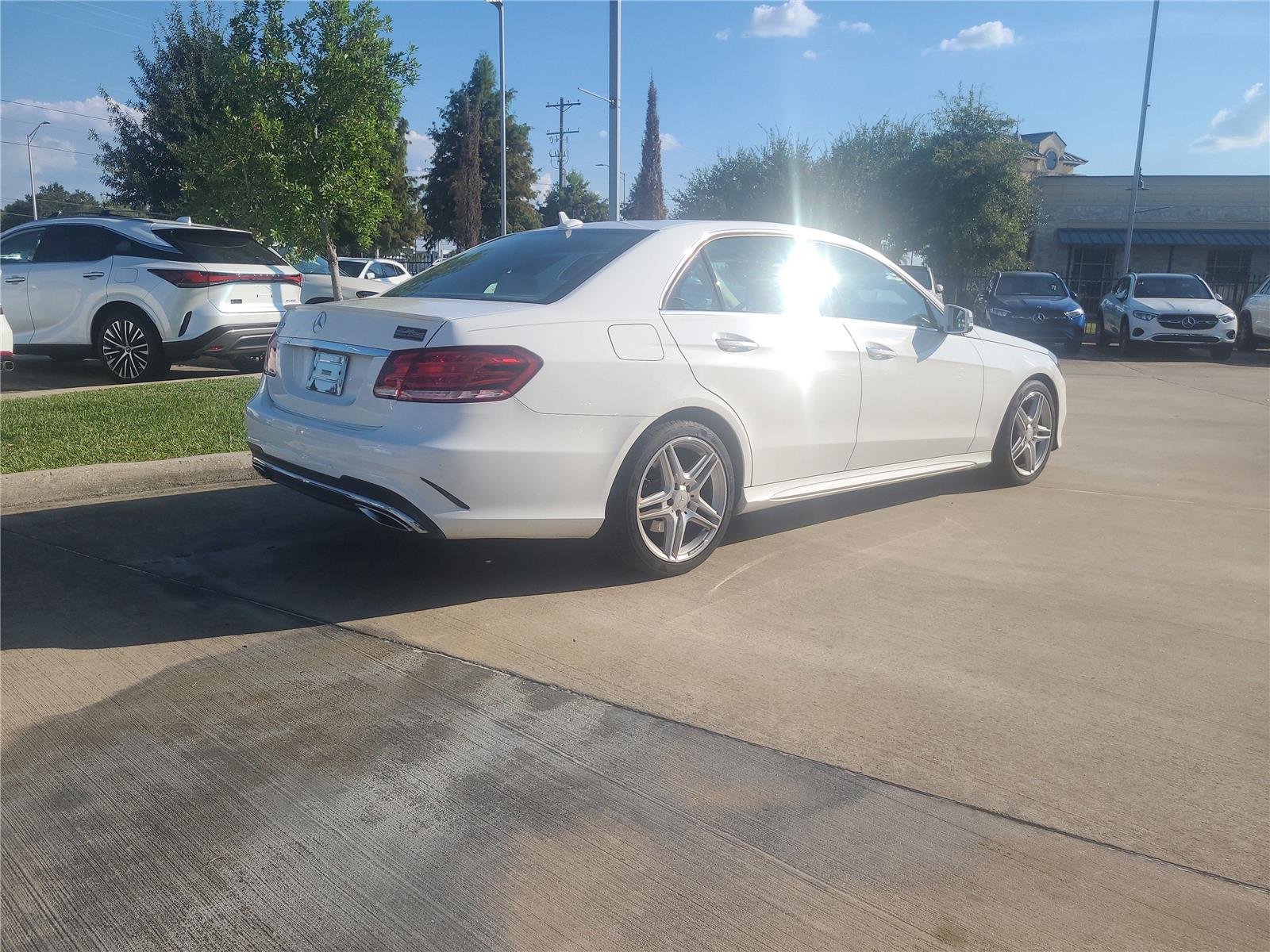 2014 Mercedes Benz E 350 Sport photo 2