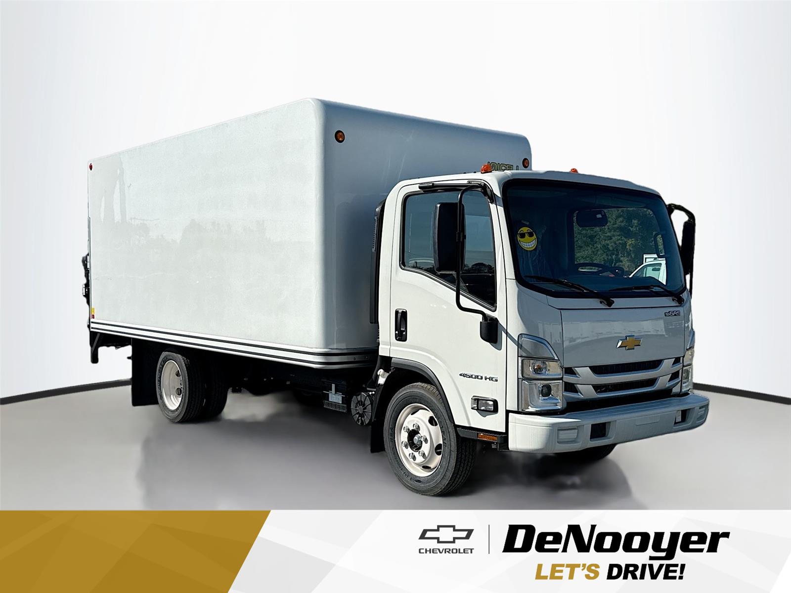 2024 Chevrolet Low Cab Forward Base's photo