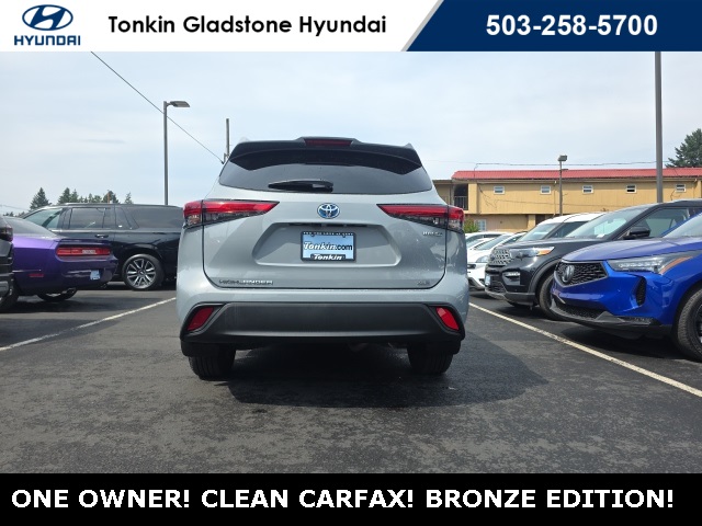 2022 Toyota Highlander Hybrid Bronze Edition photo 4