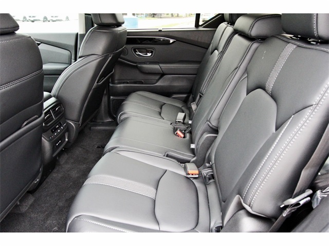 2025 Honda Pilot Touring photo 12