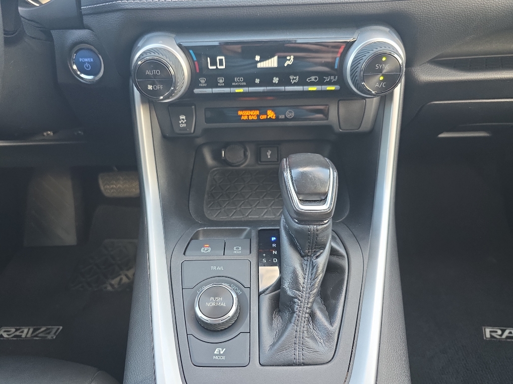 2021 Toyota RAV4 Hybrid XLE Premium photo 21