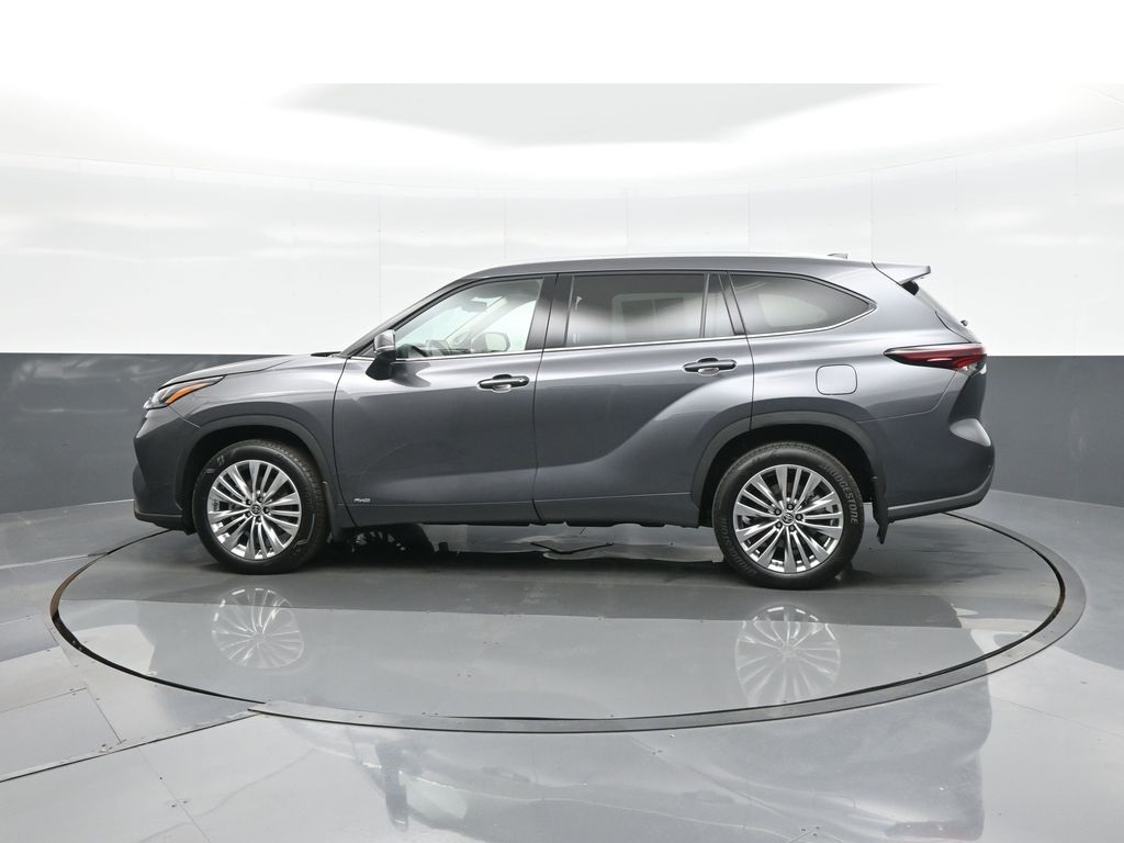 2024 Toyota Highlander Hybrid Platinum photo 3