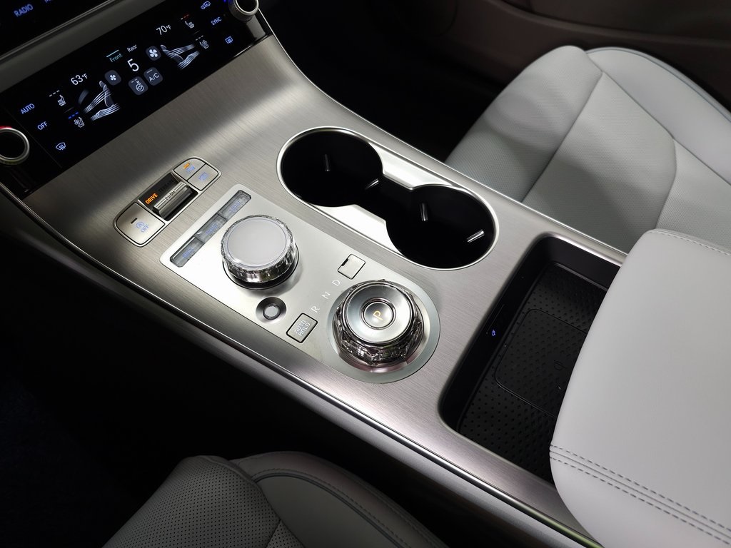 2026 Genesis GV70 2.5T Advanced photo 23