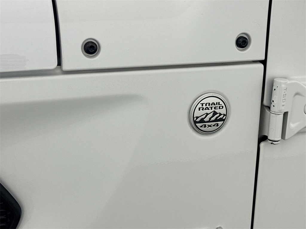 2019 Jeep Wrangler Unlimited Sahara photo 19