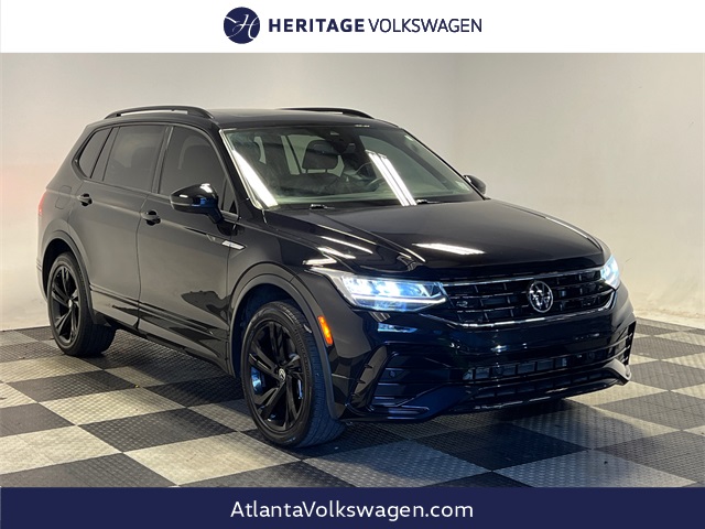 2023 Volkswagen Tiguan SE R-LINE BLACK's photo