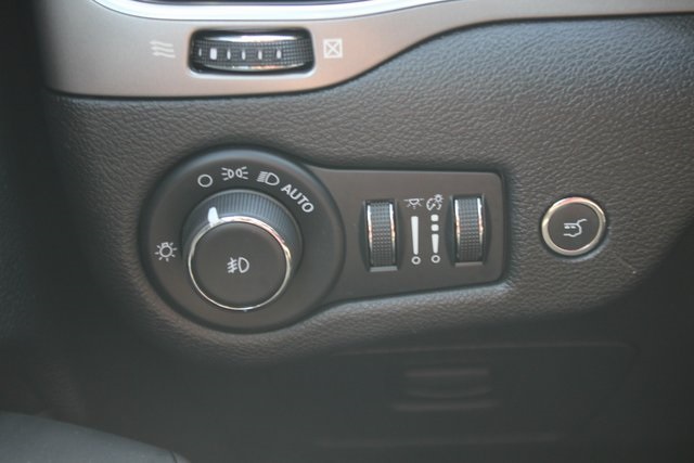 2021 Jeep Cherokee Limited photo 16