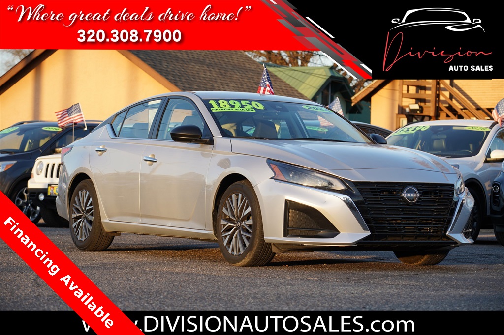 2024 Nissan Altima SV's photo