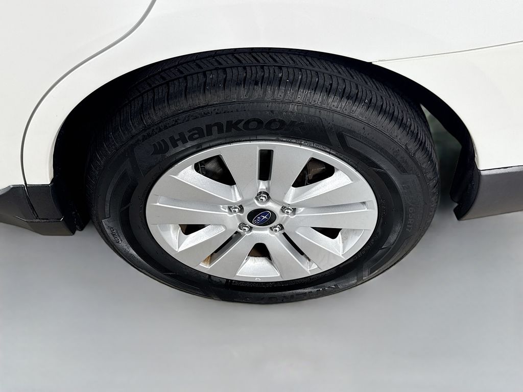 2019 Subaru Outback Premium photo 30