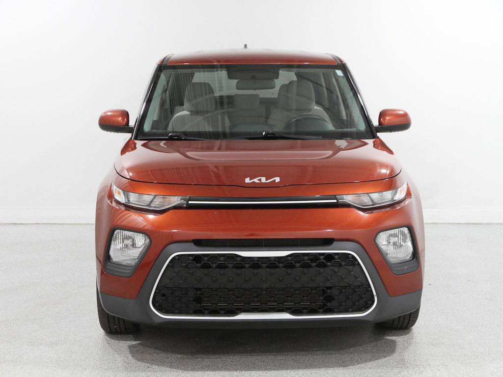 2022 Kia Soul LX photo 2