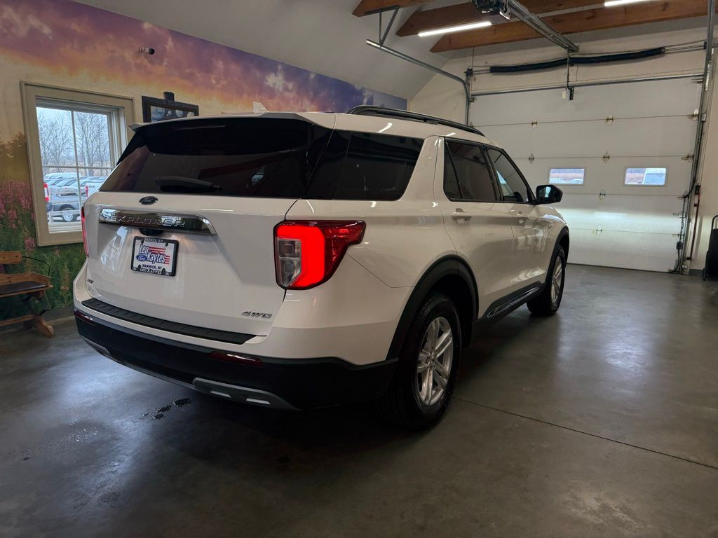 2022 Ford Explorer XLT photo 3
