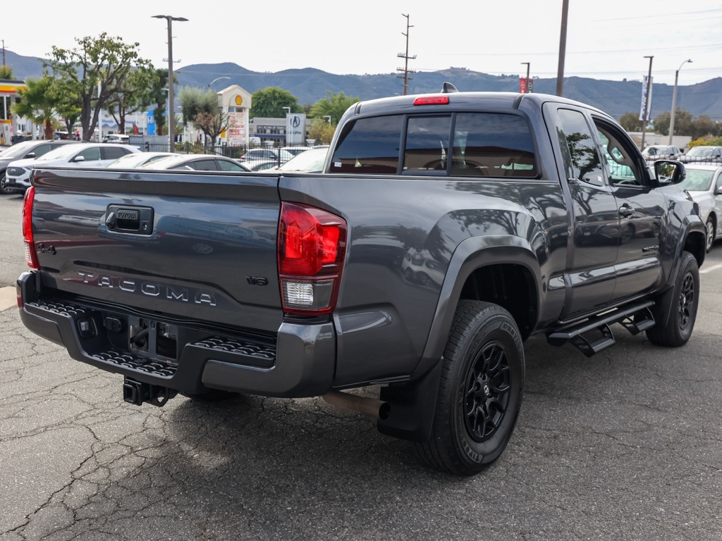 2022 Toyota Tacoma SR5 photo 3