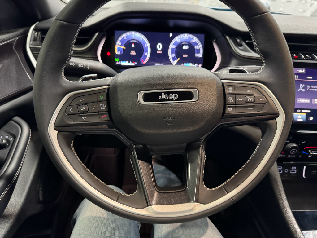 2023 Jeep Grand Cherokee Laredo Altitude photo 26