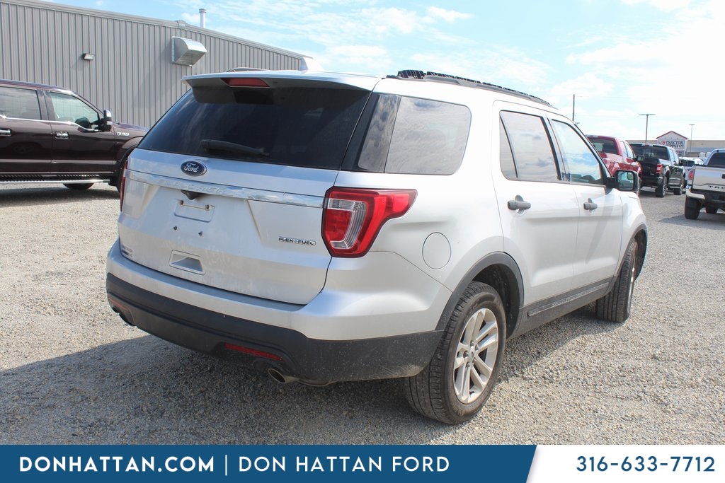 2016 Ford Explorer Base photo 4