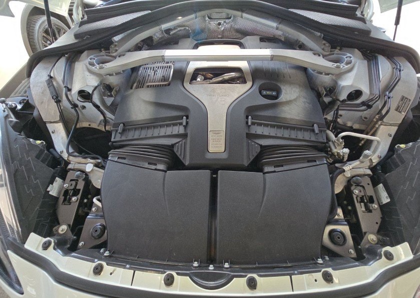 2021 ASTON MARTIN DBX - Image 5