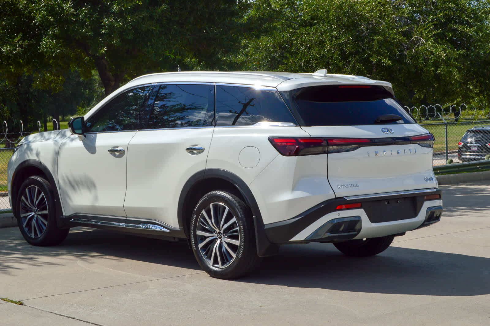 2023 Infiniti QX60 Sensory photo 4