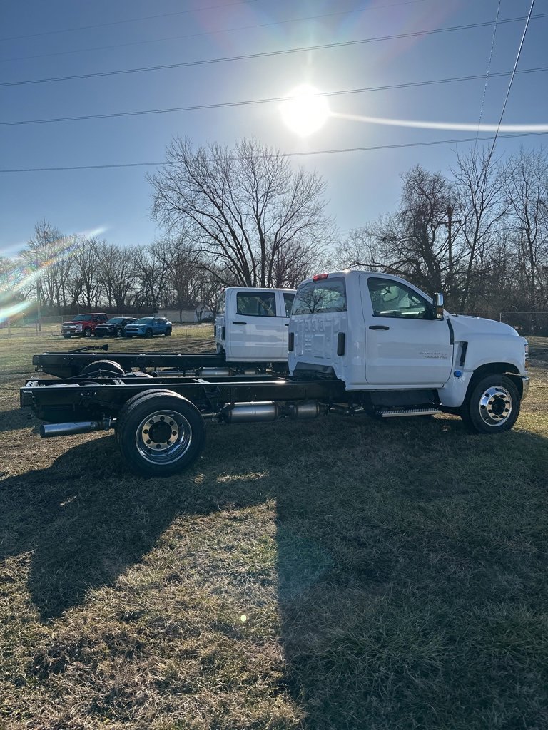 2024 Chevrolet Silverado 4500HD Work Truck photo 4