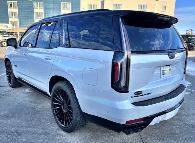 2024 Cadillac Escalade V-Series photo 2