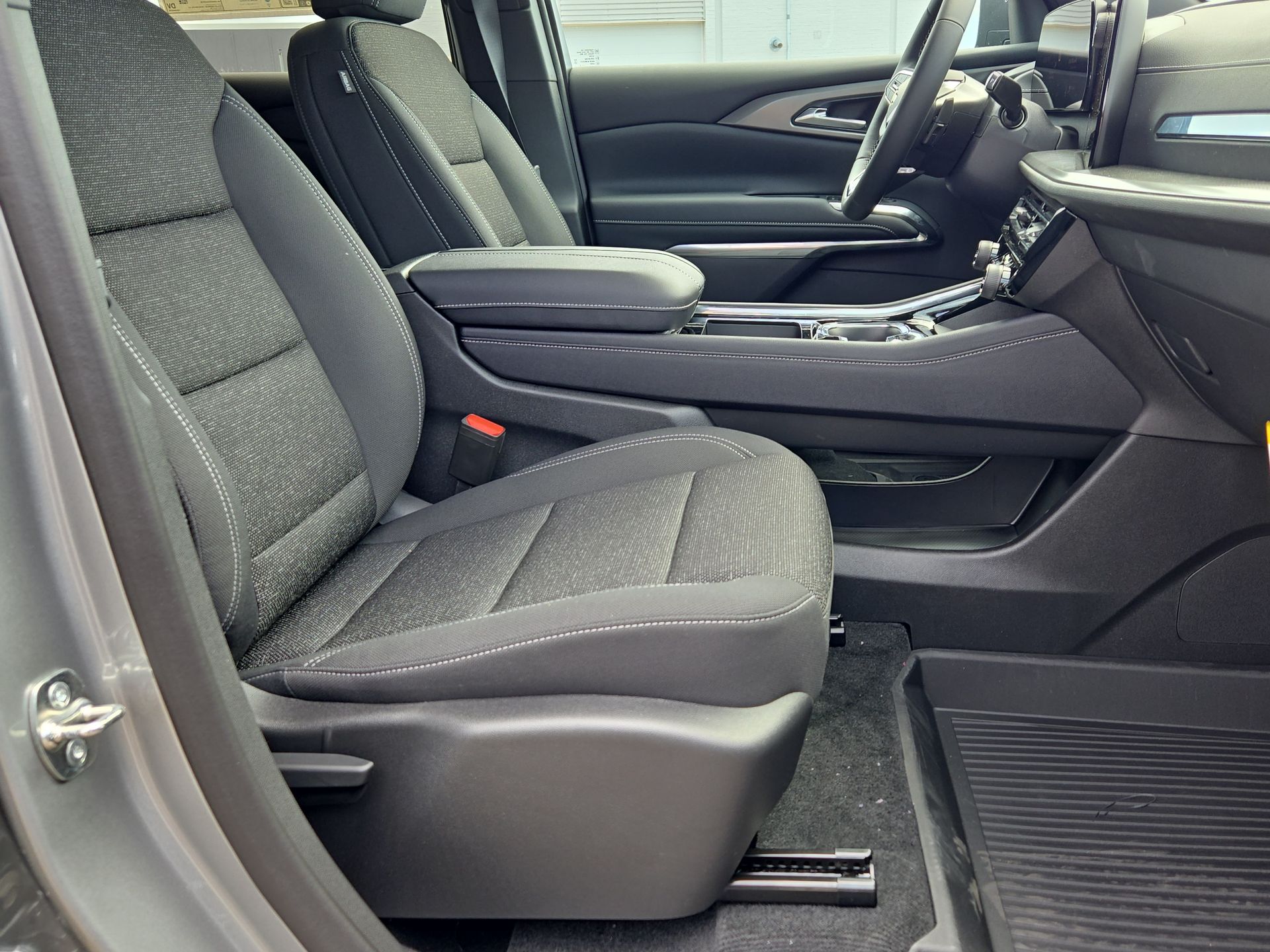 2025 Chevrolet Traverse photo 56
