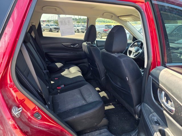 2017 Nissan Rogue SV photo 10