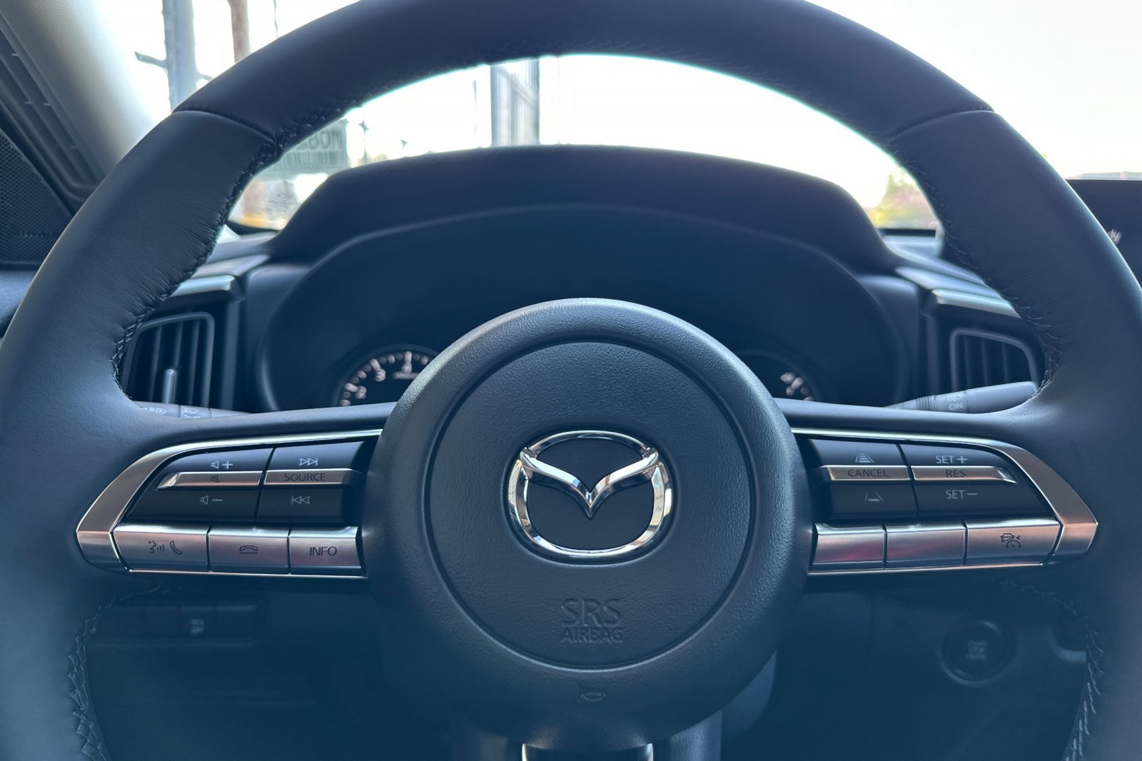 2025 Mazda CX-50 2.5 Select photo 18