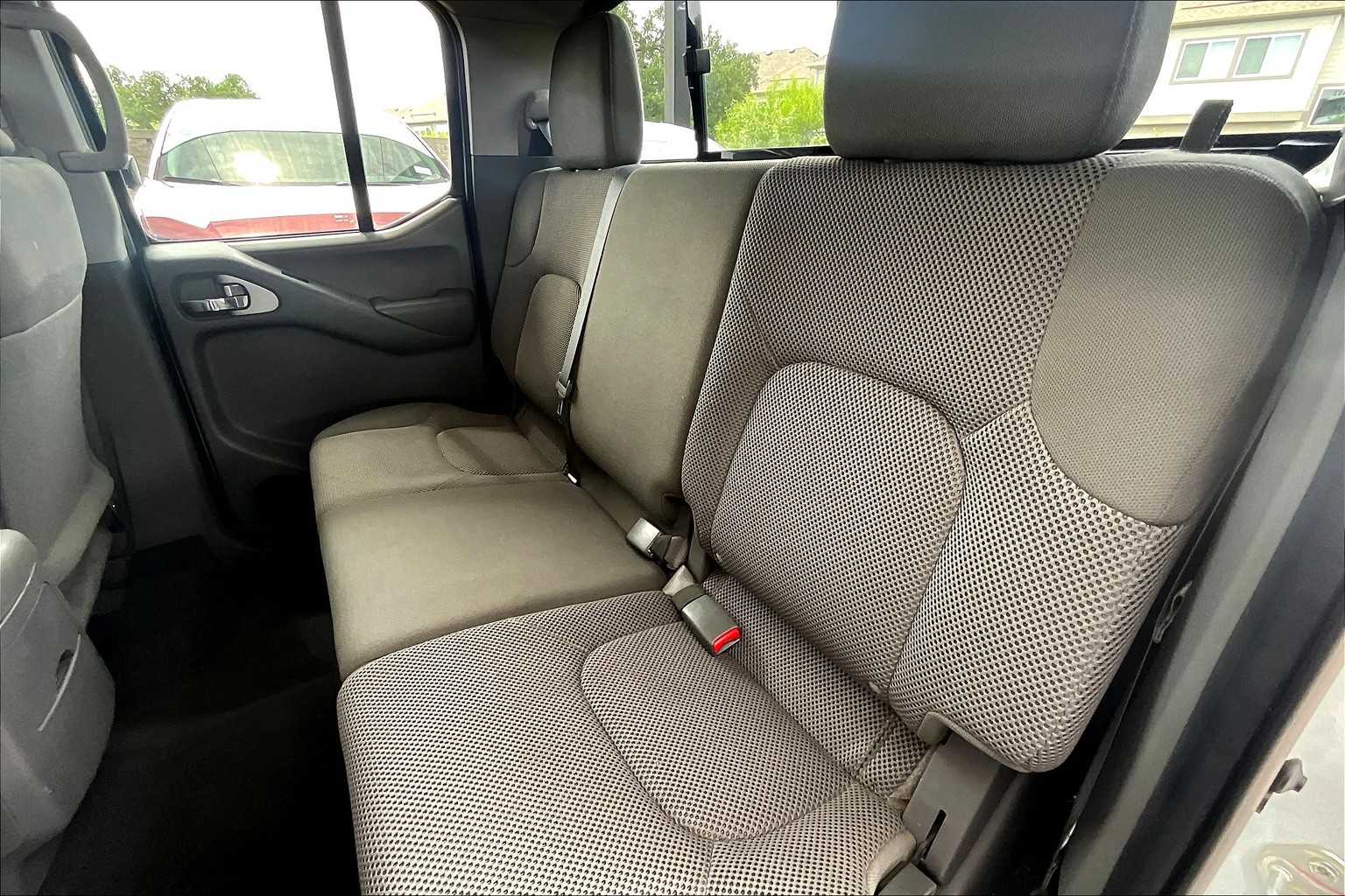 2021 Nissan Frontier SV photo 16