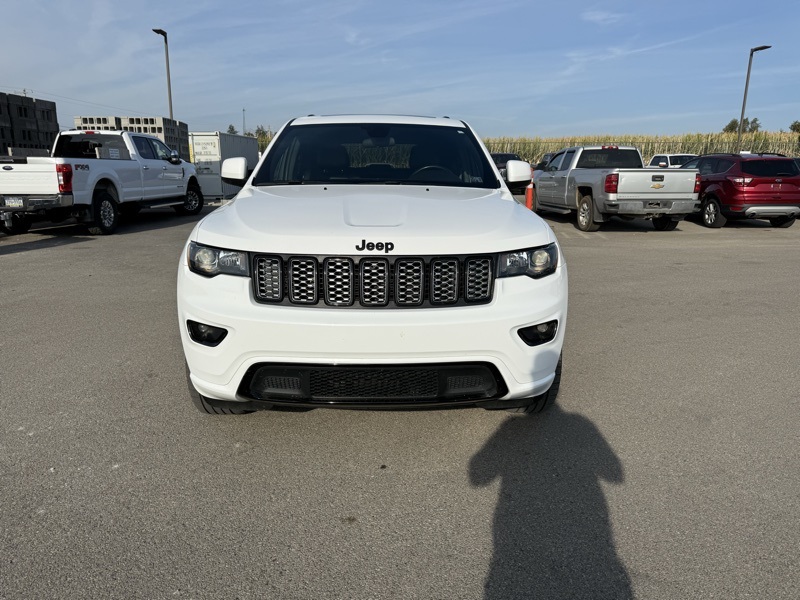 2021 Jeep Grand Cherokee Laredo X photo 2