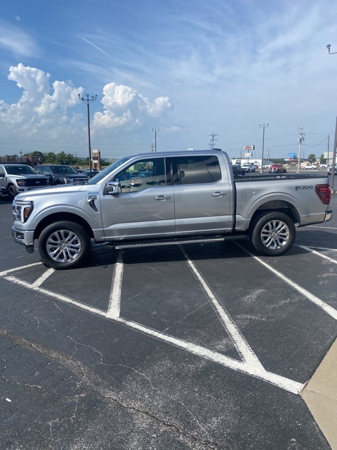2025 Ford F-150 Lariat photo 4